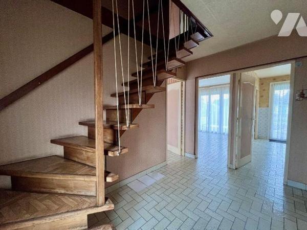  En exclusivité / à 5mn de SAINT OMER - Ville de BLENDECQUES : A vendre, agréable maison mitoye...