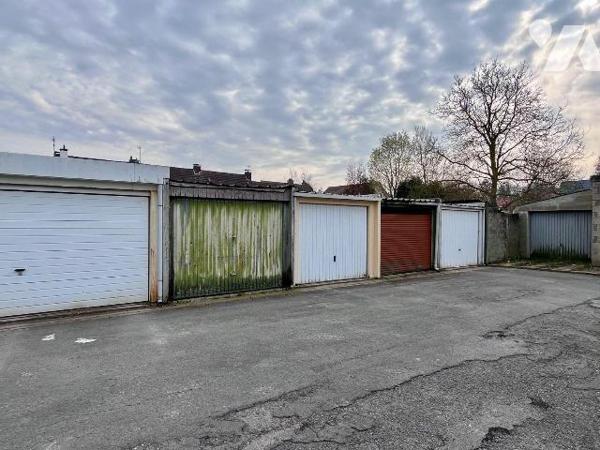  En exclusivité / à 5mn de SAINT OMER - Ville de BLENDECQUES : A vendre, agréable maison mitoye...