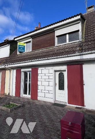  En exclusivité / à 5mn de SAINT OMER - Ville de BLENDECQUES : A vendre, agréable maison mitoye...