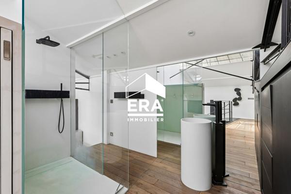 Magnifique loft de 240,02m2 / 5 pièces / Montreuil