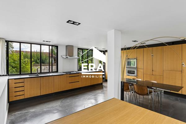 Magnifique loft de 240,02m2 / 5 pièces / Montreuil