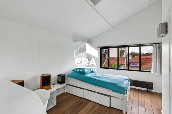 Magnifique loft de 240,02m2 / 5 pièces / Montreuil