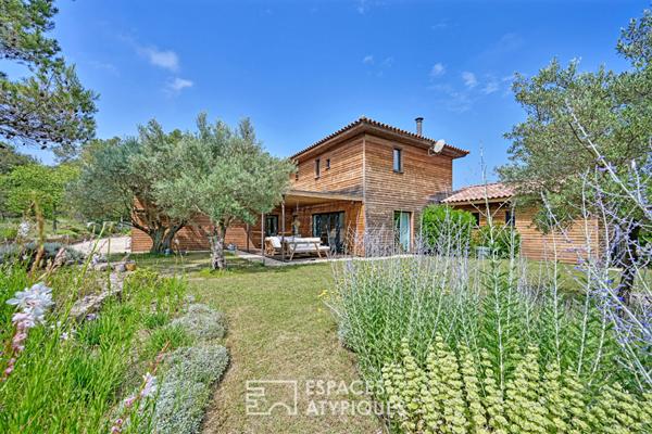 Villa lumière, création d’architecte en écrin naturel