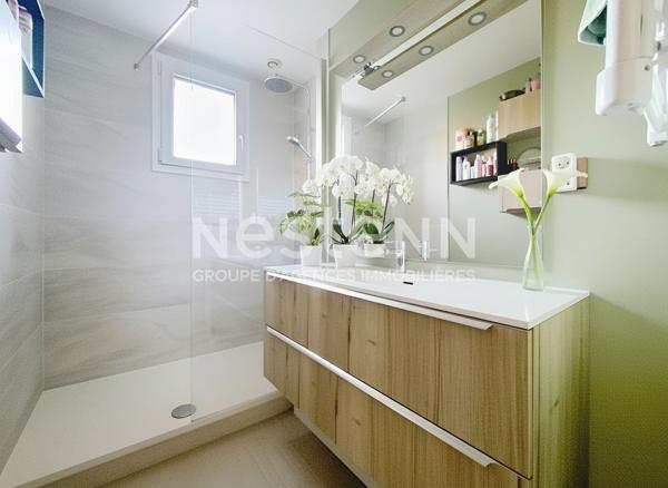 A vendre Montigny le Bretonneux, belle maison 109 m² utiles avec garage attenant à Montigny Le Bretonneux