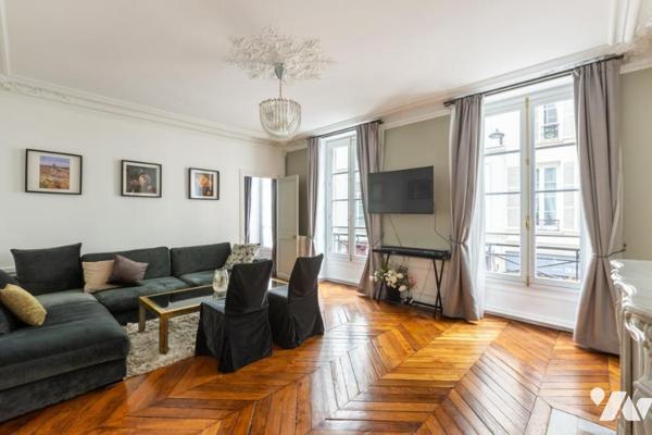 75007 - Invalides / Rue du Bourgogne - Appartement de 148 m² - 3 chambres 