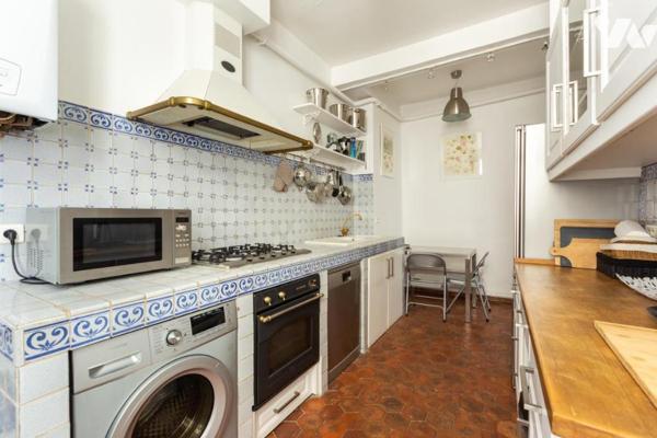 75007 - Invalides / Rue du Bourgogne - Appartement de 148 m² - 3 chambres 