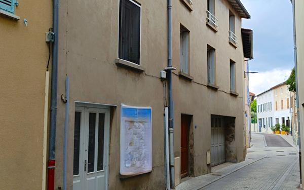 Immeuble à vendre    8 pièces • 175 m2 Thurins