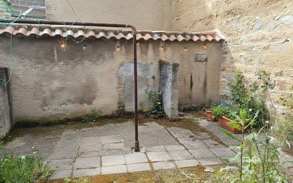 Immeuble à vendre    8 pièces • 175 m2 Thurins