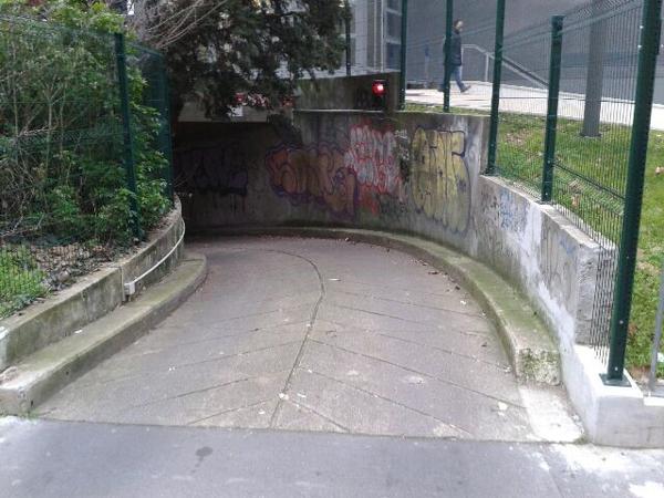 Location Parking / box10 m² - PARIS (75013)