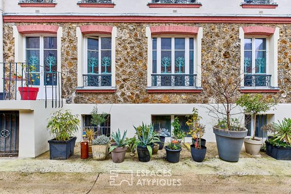 Ancienne salle de yoga esprit loft avec balcon