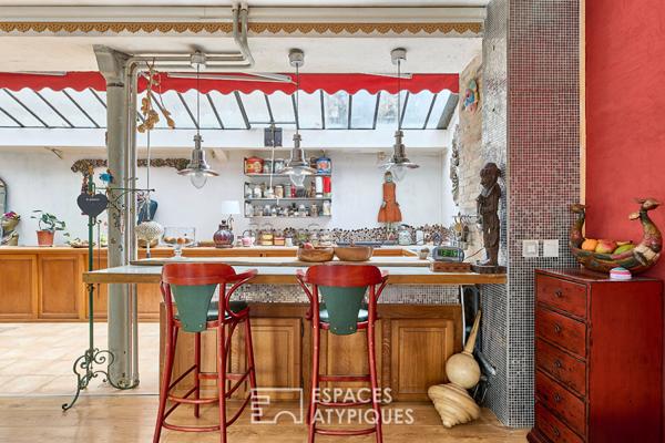 Ancienne salle de yoga esprit loft avec balcon