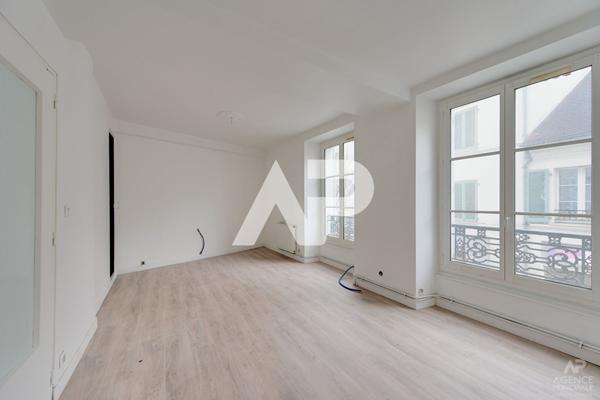 Appartement Rueil Malmaison 2 pièce(s) 53.58m2 €350 000 ** - Référence 17513