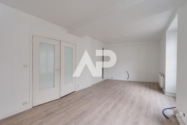 Appartement Rueil Malmaison 2 pièce(s) 53.58m2 €350 000 ** - Référence 17513