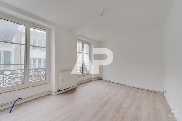 Appartement Rueil Malmaison 2 pièce(s) 53.58m2 €350 000 ** - Référence 17513