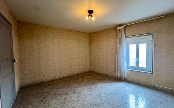 Maison à vendre    6 pièces •  Puisserguier