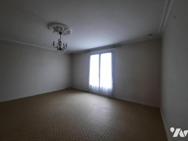 CHALLANS - Poche écoles et commerces