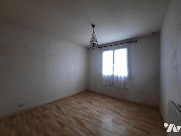 CHALLANS - Poche écoles et commerces