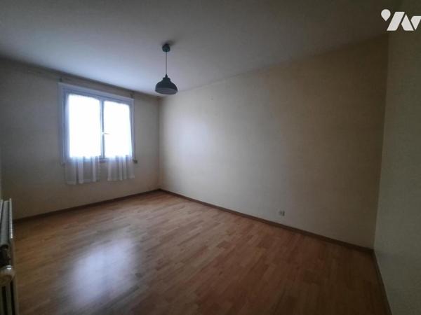 CHALLANS - Poche écoles et commerces