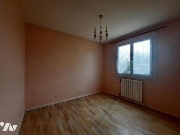 CHALLANS - Poche écoles et commerces