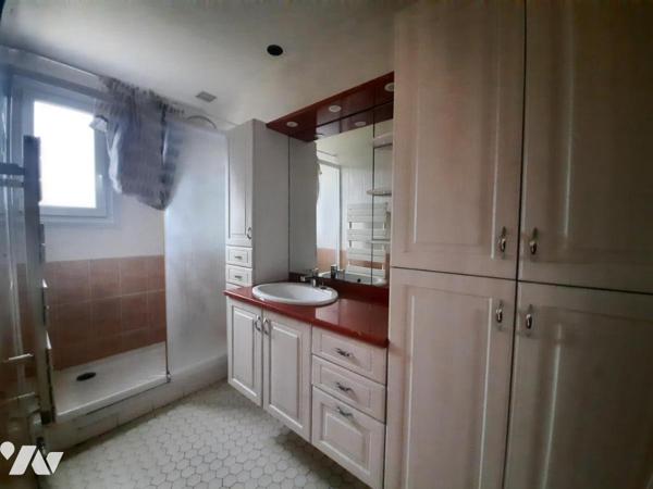 CHALLANS - Poche écoles et commerces