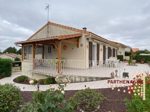 Maison de plain pied à PARTHENAY