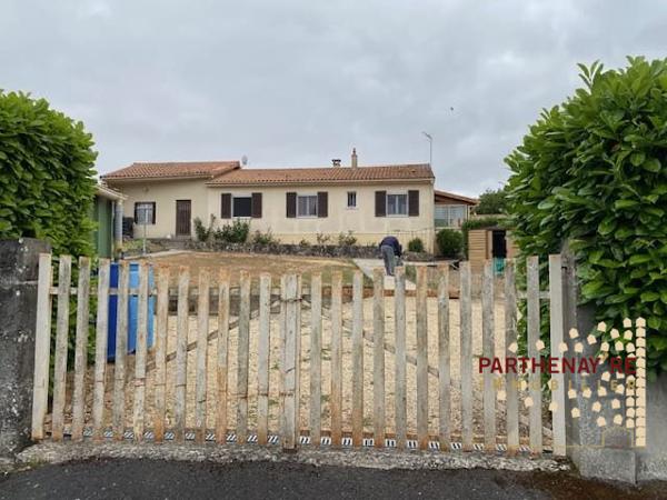 Maison de plain pied à PARTHENAY