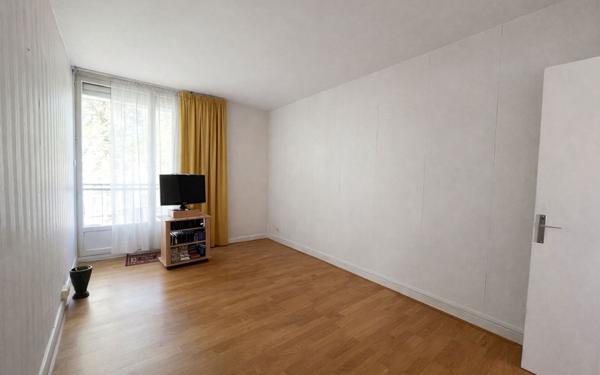 Appartement à vendre    3 pièces • 76,36 m2 Beauvais