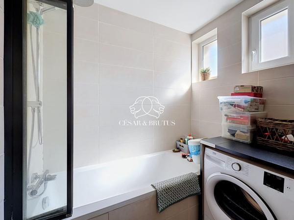 Appartement familial avec balcon et stationnement