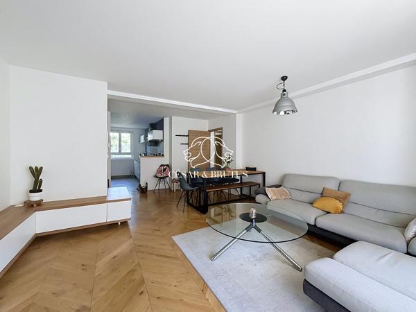 Appartement familial avec balcon et stationnement