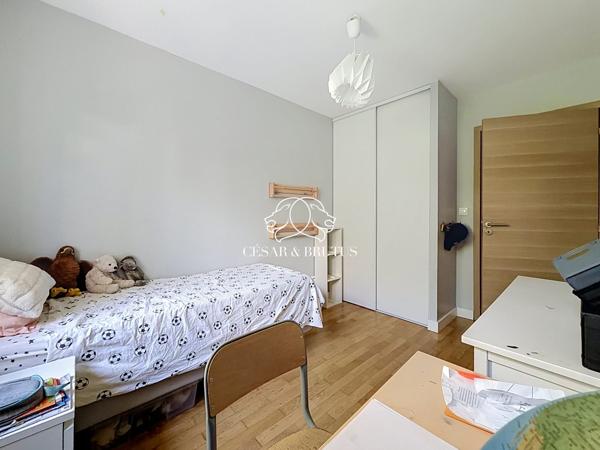 Appartement familial avec balcon et stationnement