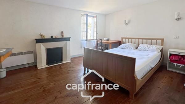 À VENDRE – HABAS - GRANDE MAISON DE VILLE AVEC NOMBREUSES DÉPENDANCES – JARDIN 2000 M2