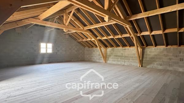 À VENDRE – HABAS - GRANDE MAISON DE VILLE AVEC NOMBREUSES DÉPENDANCES – JARDIN 2000 M2