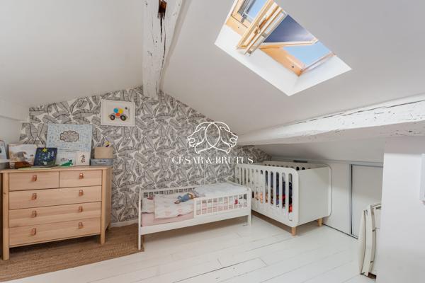 LYON 01 – Appartement T6 de 163 m² au dernier étage