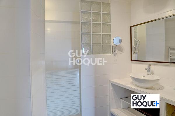 APPARTEMENT 96 m² - PROXIMITE IMMEDATE CHARPENNES - 2 BALCONS