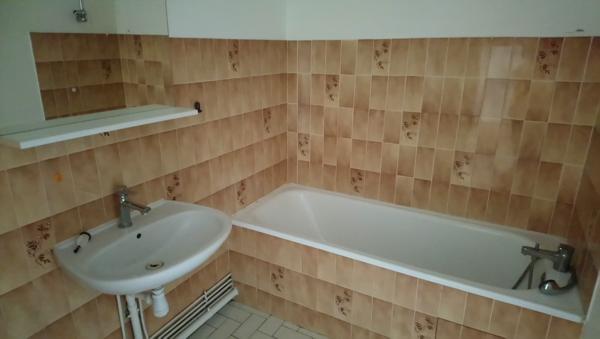 Appt de type 3 de 73.50 M2 avec garage- secteur Barbâtre, di