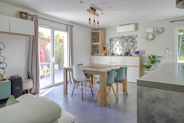 Magnifique pavillon familial de 2012 à 15 min à pieds de St Laurent