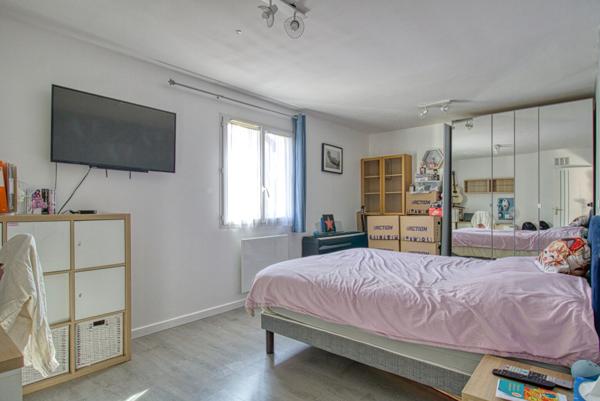 Magnifique pavillon familial de 2012 à 15 min à pieds de St Laurent