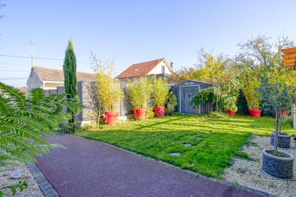 Magnifique pavillon familial de 2012 à 15 min à pieds de St Laurent