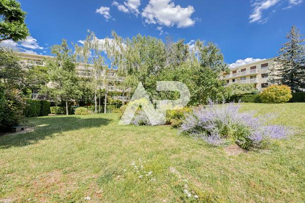 SÈVRES RIVE GAUCHE - APPARTEMENT FAMILIAL €583 000 ** - Référence 507-S