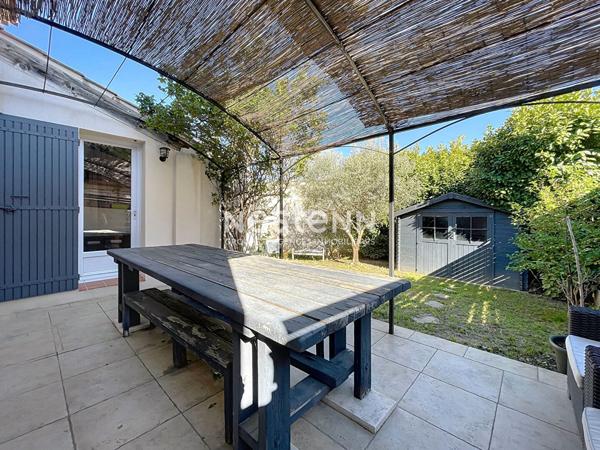 Maison individuelle avec jardin, piscine et dépendance sur 700m2 - 4 ch - 150m2 - Lauris