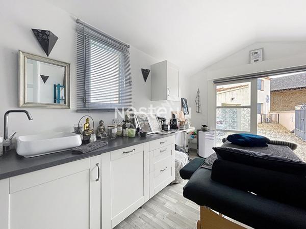 Maison individuelle avec jardin, piscine et dépendance sur 700m2 - 4 ch - 150m2 - Lauris