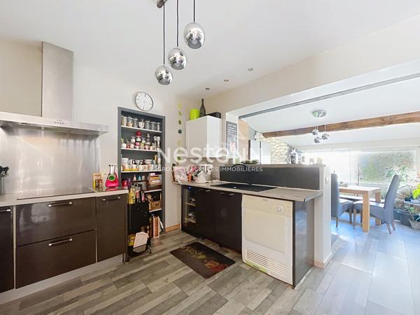 Maison individuelle avec jardin, piscine et dépendance sur 700m2 - 4 ch - 150m2 - Lauris