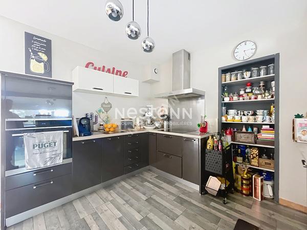 Maison individuelle avec jardin, piscine et dépendance sur 700m2 - 4 ch - 150m2 - Lauris