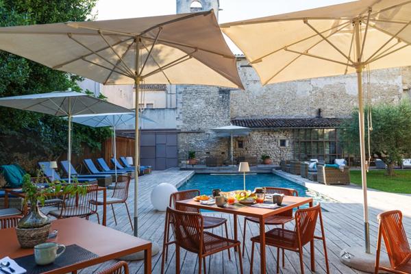 Élégante demeure bourgeoise au cœur de la Venise Provençale