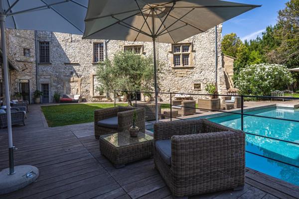 Élégante demeure bourgeoise au cœur de la Venise Provençale