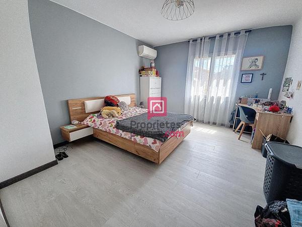 Villa Roquebrune-Sur-Argens  208 m2- Plusieurs habitations possibles ou grande maison familiale!