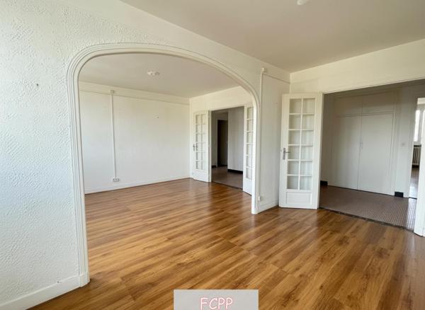 Appartement  lumineux et spacieux  fort potentiel hyper centre