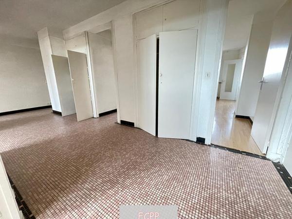 Appartement  lumineux et spacieux  fort potentiel hyper centre