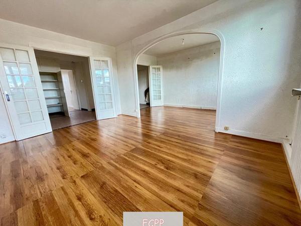 Appartement  lumineux et spacieux  fort potentiel hyper centre