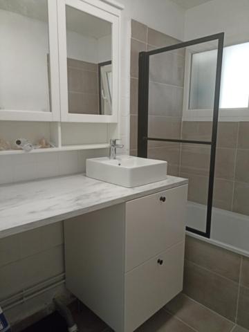 ROUEN THEATRE DES ARTS - F4 MEUBLE de 72,25 m² avec balcon et  garage